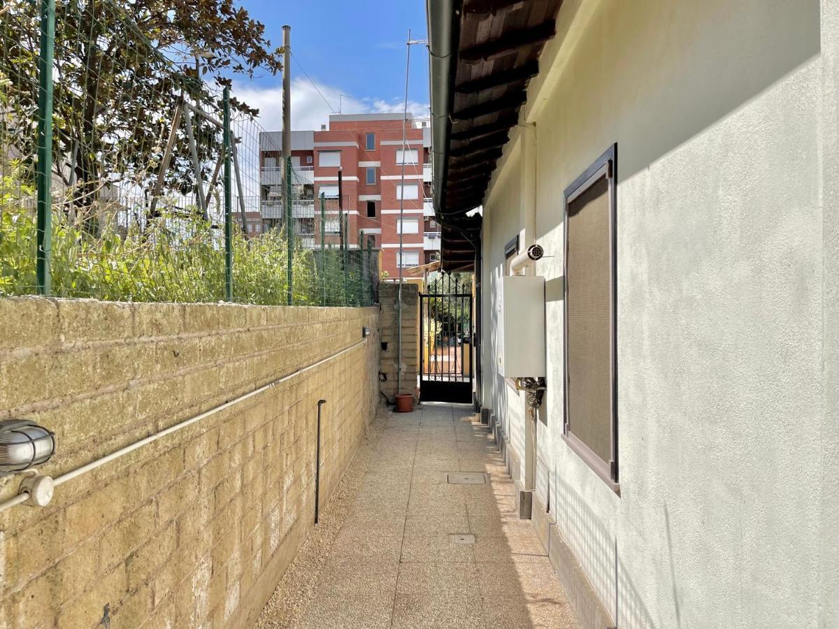 Independent House With Private Patio In Rome Vila Exterior foto